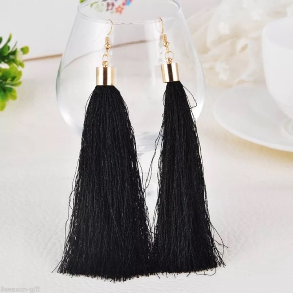 BLACK TASSEL EARRINGS